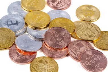 bicoin beyaz bir arka plan üzerinde izole yığını