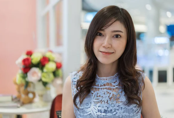 Retrato Hermosa Mujer Asiática —  Fotos de Stock
