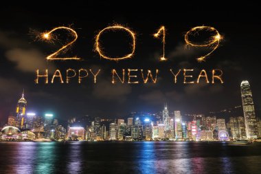 2019 mutlu yeni yıl havai fişek ışıltı ile Hong Kong cityscape geceleri