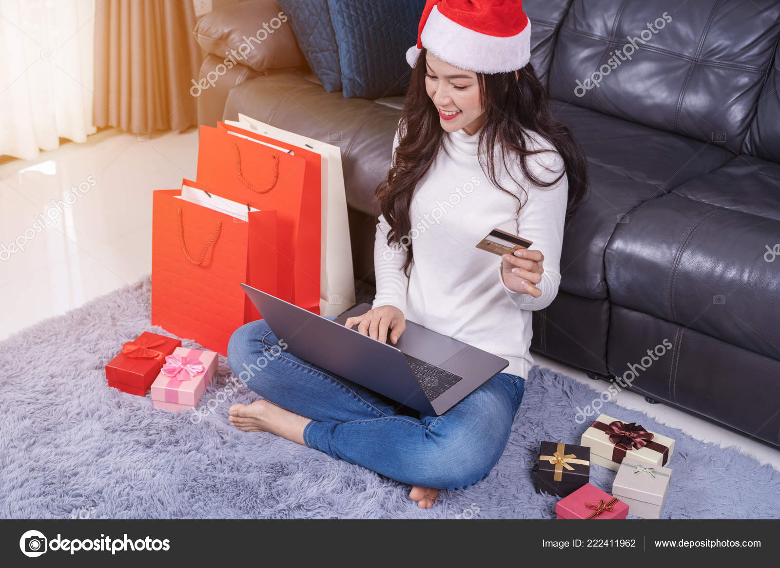 santa hat shopping