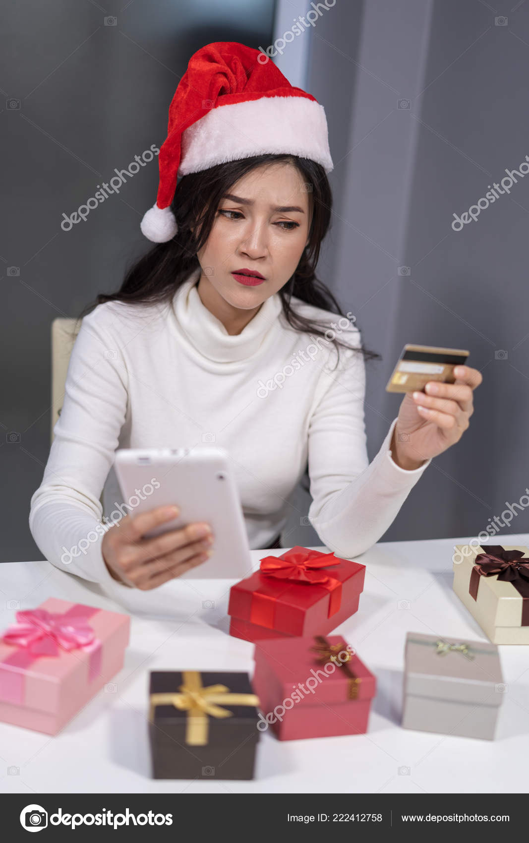 santa hat shopping