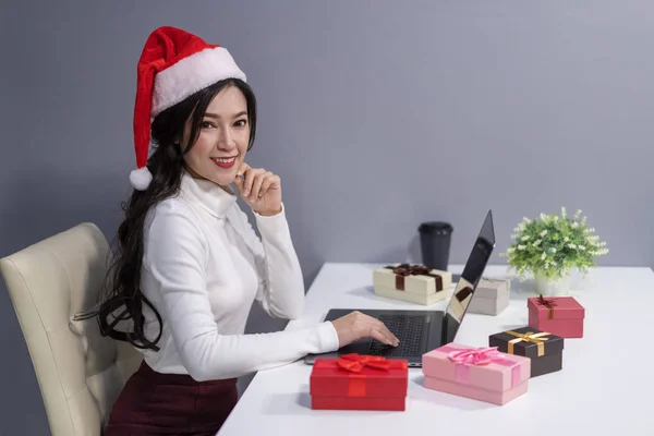 Happy Woman Wear Santa Hat Christmas Gift Box Labtop Computer — Stock Photo, Image