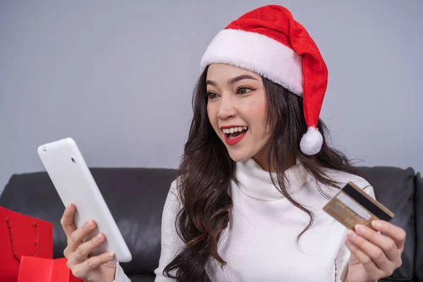 Woman Santa Hat Shopping Online Christmas Gift Digital Tablet Living — Stock Photo, Image