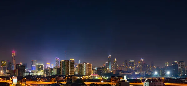 Immeuble Moderne Avec Ciel Nuit Bangkok Thaïlande — Photo