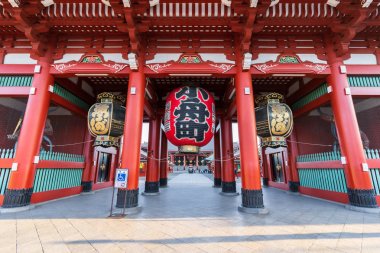 Tokyo' daki sensoji tapınağına hozomon giriş kapısı, Japonya