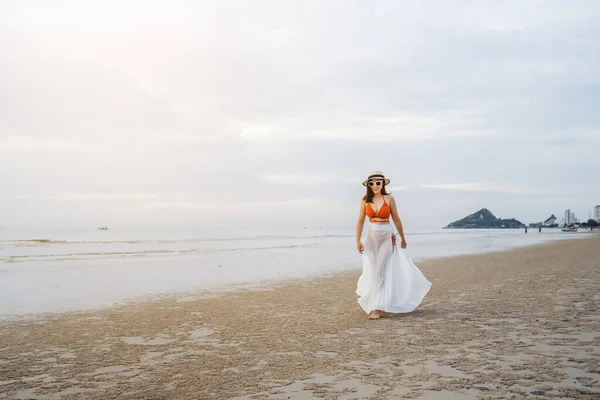 Cheerful Woman Bikini Walking Sea Beach — Stock Photo, Image