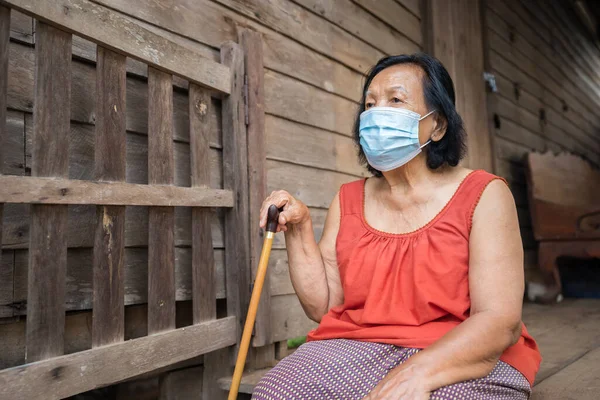 Mujer Anciana Tailandesa Con Cuello Redondo Sin Mangas Que Lleva —  Fotos de Stock