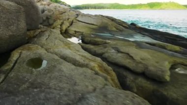 Doğal görünüm ve güzel manzara Krating Cape Nai Harn Beach, Phuket, Tayland