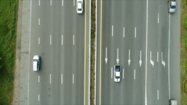Otoyol ve Tayland expressway havadan görünümü. Şehrin başkente bağlamak için bir yoludur.