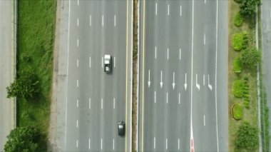 Otoyol ve Tayland expressway havadan görünümü. Şehrin başkente bağlamak için bir yoludur.