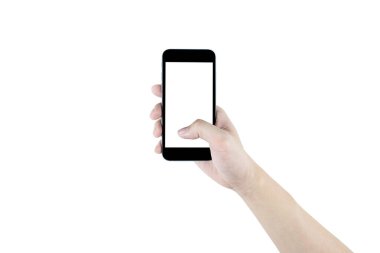 Sağ elinde siyah akıllı telefon var, beyaz arka planda izole edilmiş. Gömülü olan yol kırpılıyor.