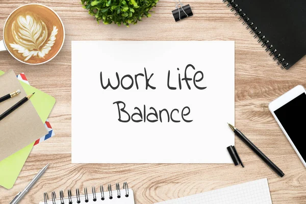 Equilibrio Vida Laboral Está Papel Mesa Escritorio Oficina Madera Vista — Foto de Stock