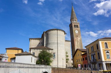 Portogruaro, İtalya Sant'Andrea Duomo görünümünü