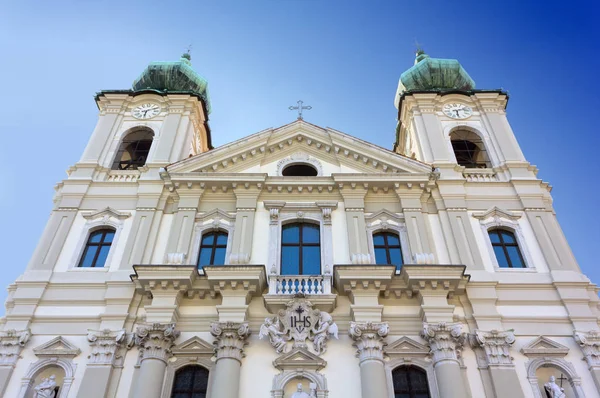 İtalya 'nın Gorizia kentindeki Barok Katolik Kilisesi' nin cephesi.