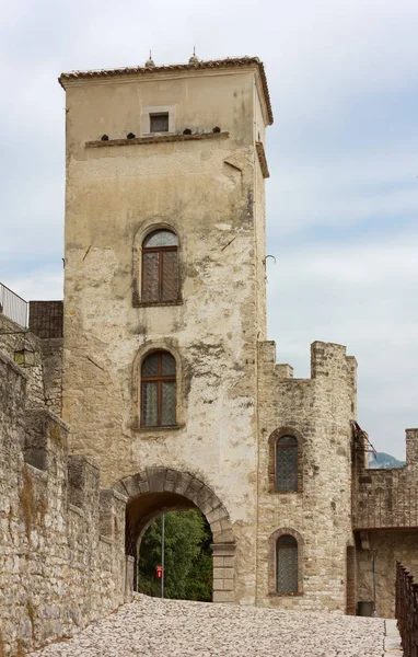 Cison Valmarino Itália Julho 2018 Uma Torre Medieval Castelo Castelbrando — Fotografia de Stock