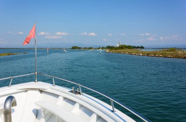 Feribot Tekne doğru Barbana ada Grado lagün, İtalya