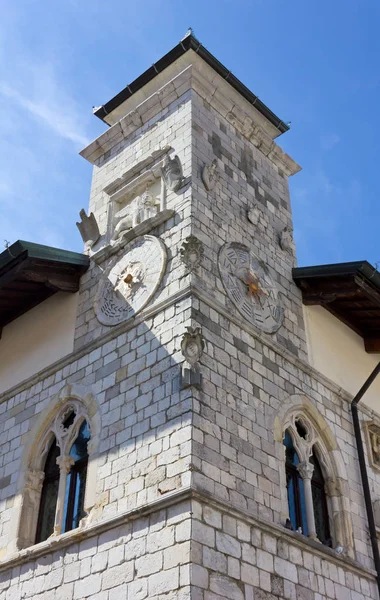 Köşe Kulesi Tarihi Belediye Venzone Talya — Stok fotoğraf