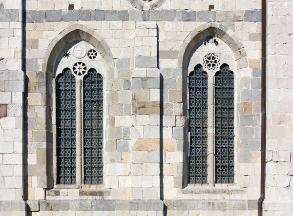 Detail Exteriéru Chrámu Duomo Venzone Itálie — Stock fotografie