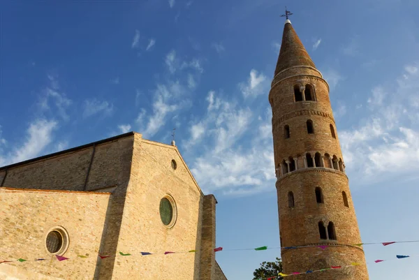 Duomo Romanic Din Caorle Italia Turnul Său Clopot Ciudat — Fotografie, imagine de stoc