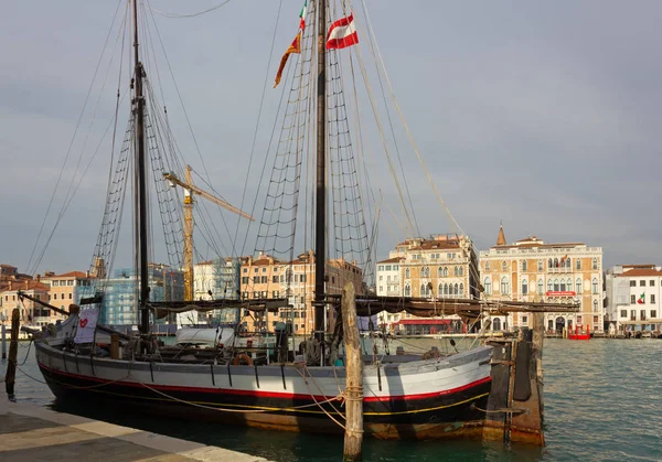 Venice Talya Ocak 2019 Punta Della Dogana Büyük Kanal Üzerinde — Stok fotoğraf