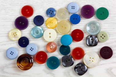 Düğmeleri farklı şekiller ve renkler