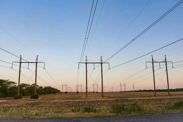 Alto Voltaje Líneas Eléctricas — Foto de Stock