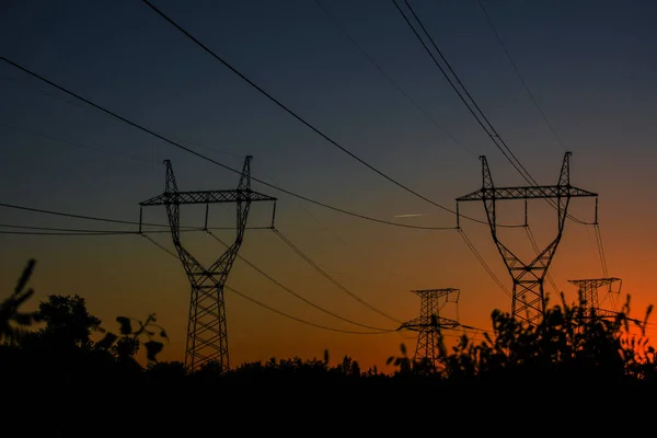 Líneas Eléctricas Alto Voltaje Atardecer Estación Distribución Electricidad — Foto de Stock