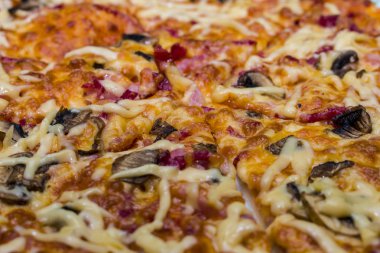 Pizza - lezzetli bir hızlı pişmiş yemek