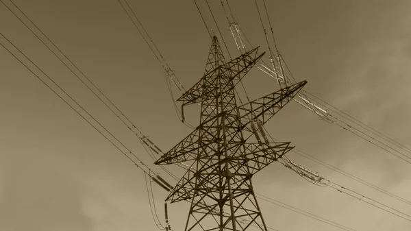 Высокое Напряжение Линиях Электропередачи — стоковое фото