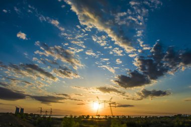 günbatımı tüketiciye enerji iletimi enerji nakil hattı unsurları ile