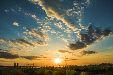 günbatımı tüketiciye enerji iletimi enerji nakil hattı unsurları ile