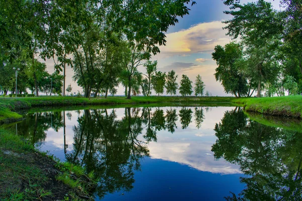 Парк Красивым Озером — стоковое фото