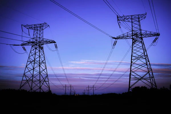 Líneas Eléctricas Alto Voltaje Atardecer Estación Distribución Electricidad — Foto de Stock