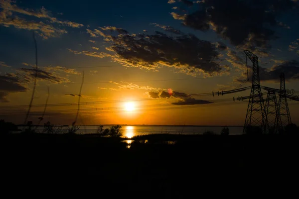 Linhas Alta Tensão Pôr Sol Estação Distribuição Electricidade — Fotografia de Stock