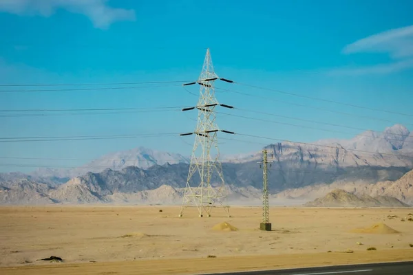 Linhas Energia Passando Pelas Montanhas Egito — Fotografia de Stock