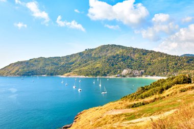Phuket, Tayland Yel Değirmeni Bakış Açısından Turkuaz Mavisi Deniz ve Yemyeşil Adaların Görünümü