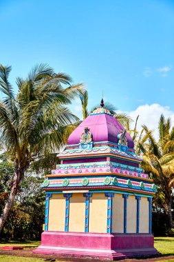 Fransa 'nın La Reunion adasında Saint-Andre yakınlarındaki Hindu tapınağı Le Colosse.