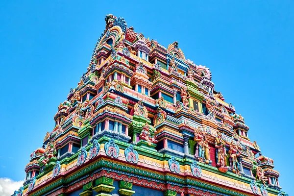 Fransa 'nın La Reunion adasında Saint-Andre yakınlarındaki Hindu tapınağı Le Colosse.