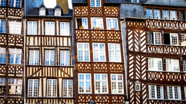 Rennes, Fransa'nın eski şehirde geleneksel yarı ahşap evleri