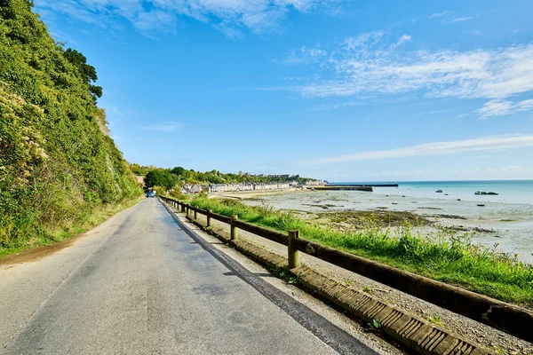 Cancale von der panoramischen Straße, an der Küste des Atlantiks an der Bucht du Mont Saint Michel, in der bretonischen Region von Westfrankreich — Stockfoto