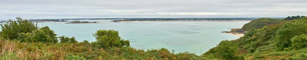 Strand von pointe de la garde guerin und schöne Aussicht auf smaragdgrüne Küste, in der Nähe von Saint-Briac sur mec, Bretagne, Frankreich — Stockfoto