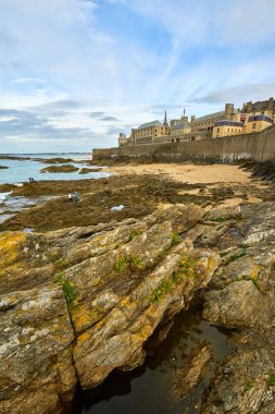 Saint-Malo, İngiltere, Fransa