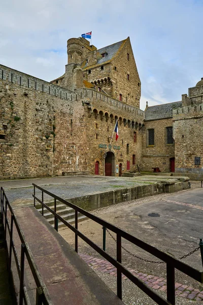 Saint-Malo, İngiltere, Fransa