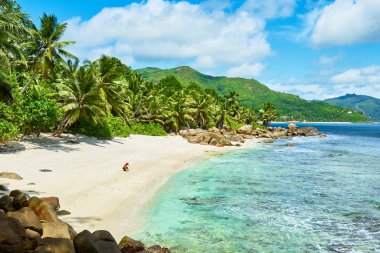 Seyşeller'de tropikal plaj, mahe'nin güneyinde, Petite marie louise
