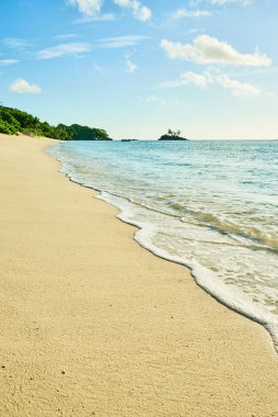 Tropikal plaj Anse Royale adlı ada Mahe, Seyşel Adaları