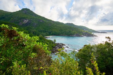 Anse ana patikası, Mahe ve Seyşeller 'in doğa yolunda yürüyüş.