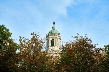 Notre Dame en Saint Melaine Kilisesi