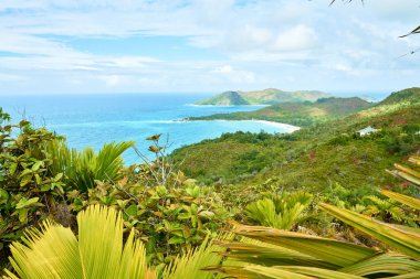 Morne Grand Fond Mountain, Praslin, Seyşeller anse Lazio tropikal plajda güzel görünümü