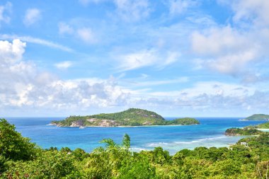 Sans Soucis yolundan Therese adasına bakış (panoramik bakış açısı)