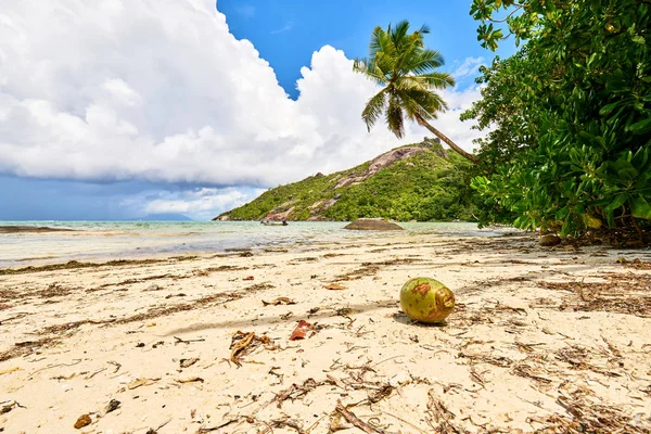 Bay Ternay & Cap Ternay Beach, Marine National Park, Mahe, Seychellen — Stockfoto